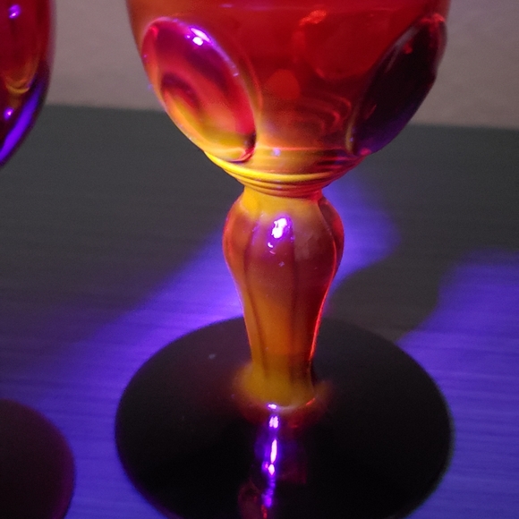 Vintage New Martinsville Moondrops Ruby Goblet Wine Glass UV Glow Valentines MCM - Picture 10 of 12